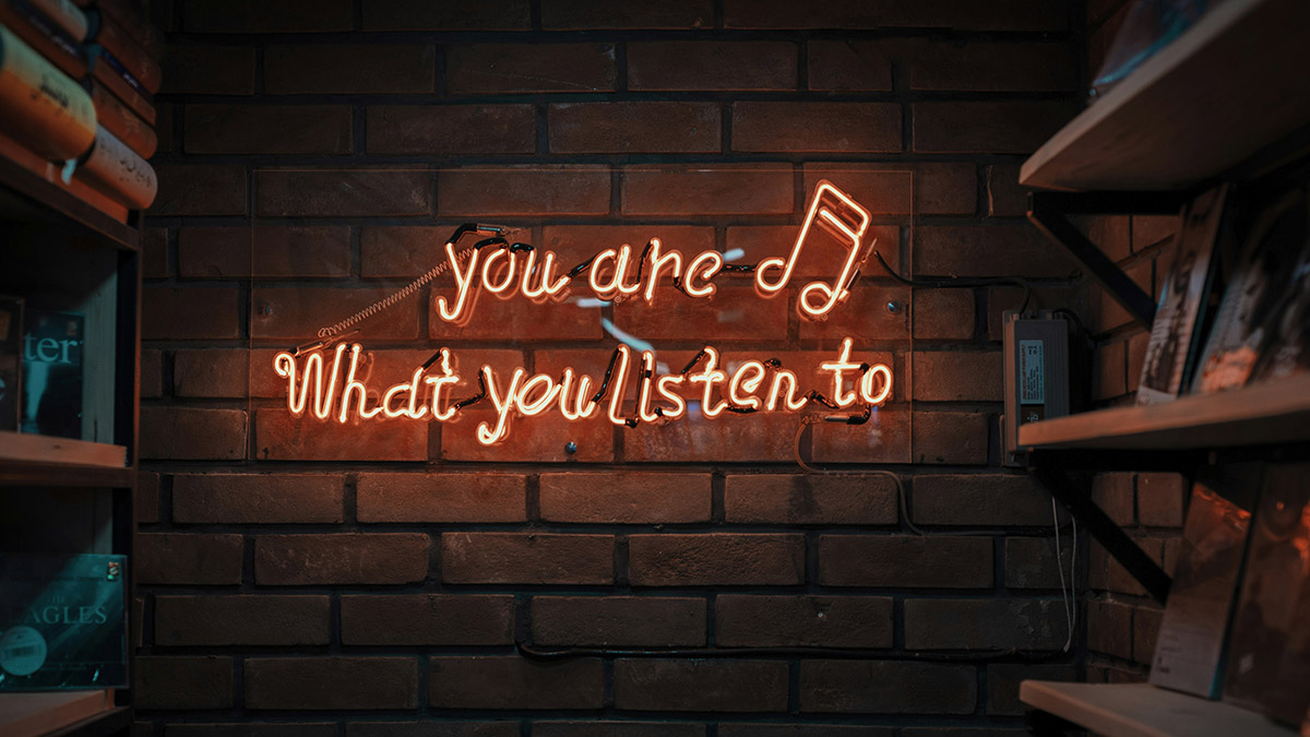 10 English Pronunciation Podcasts To Help You Perfect Your Speaking Skills