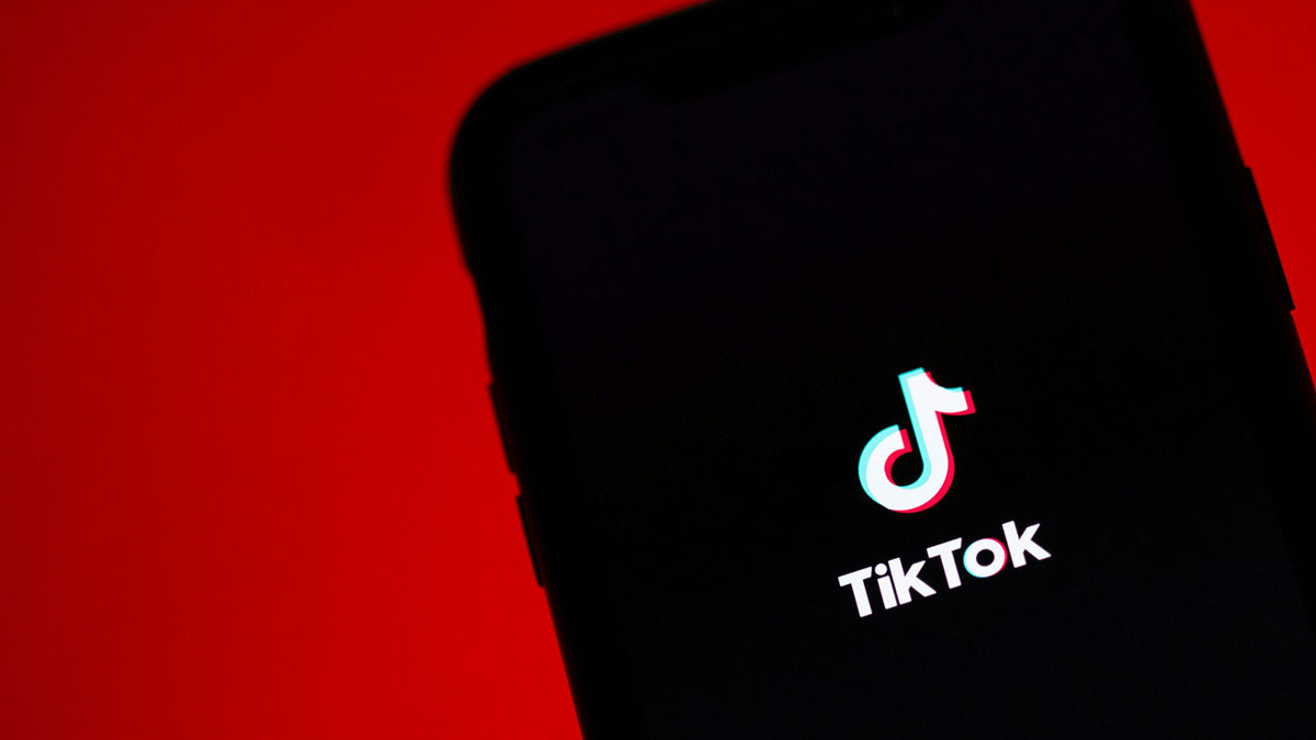 learning english on tik tok mobile